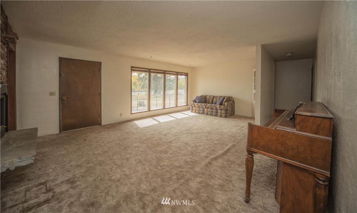 1671 Hanson Road Ellensburg, WA 98926 - Photo 3 of 30 Gallery Image 3