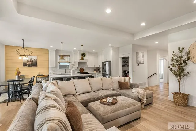 $699,000 | 6482 East Crown Crescent, Ammon, ID 83406