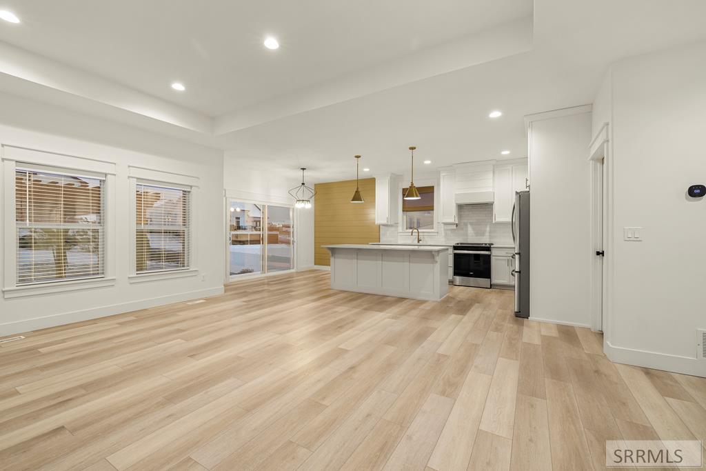 6482 East Crown Crescent Ammon, ID 83406 - Photo 15 of 61