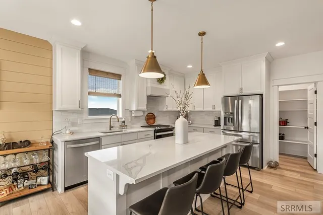 $699,000 | 6482 East Crown Crescent, Ammon, ID 83406