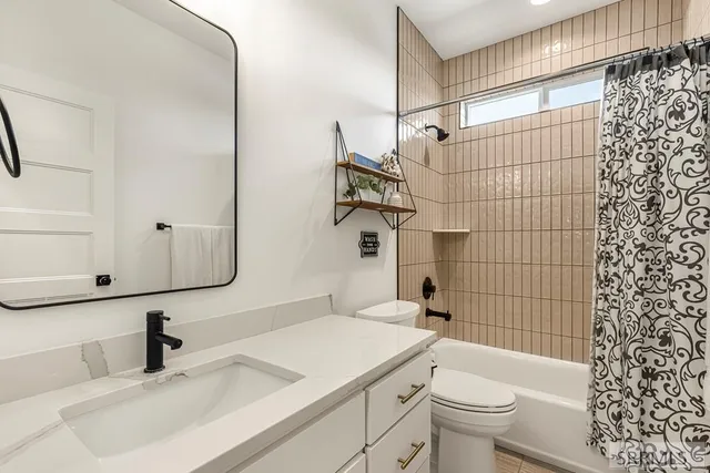 $699,000 | 6482 East Crown Crescent, Ammon, ID 83406