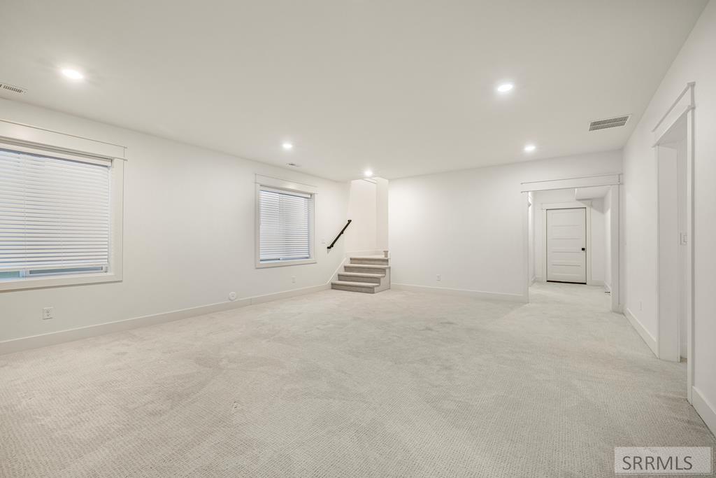 6482 East Crown Crescent Ammon, ID 83406 - Photo 29 of 61