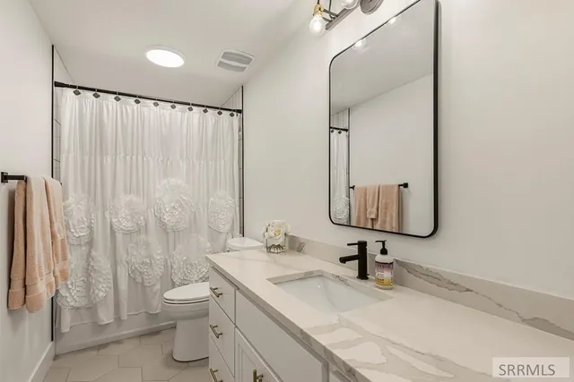 $699,000 | 6482 East Crown Crescent, Ammon, ID 83406