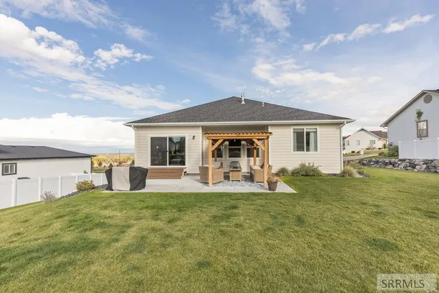 $699,000 | 6482 East Crown Crescent, Ammon, ID 83406