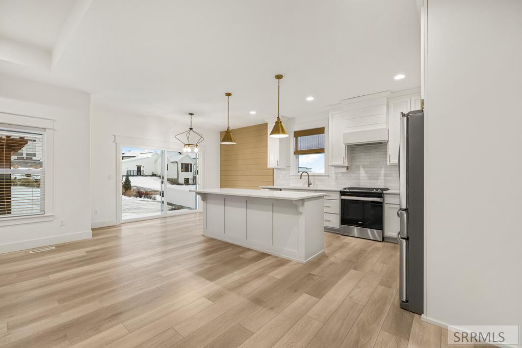 6482 East Crown Crescent Ammon, ID 83406 - Photo 7 of 61