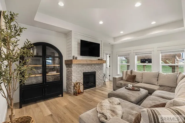 $699,000 | 6482 East Crown Crescent, Ammon, ID 83406