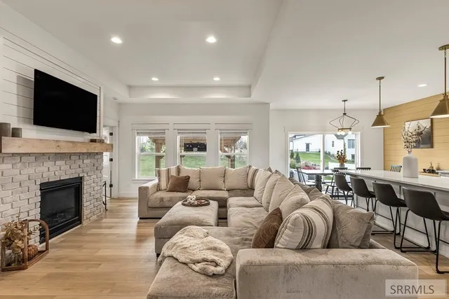 $699,000 | 6482 East Crown Crescent, Ammon, ID 83406