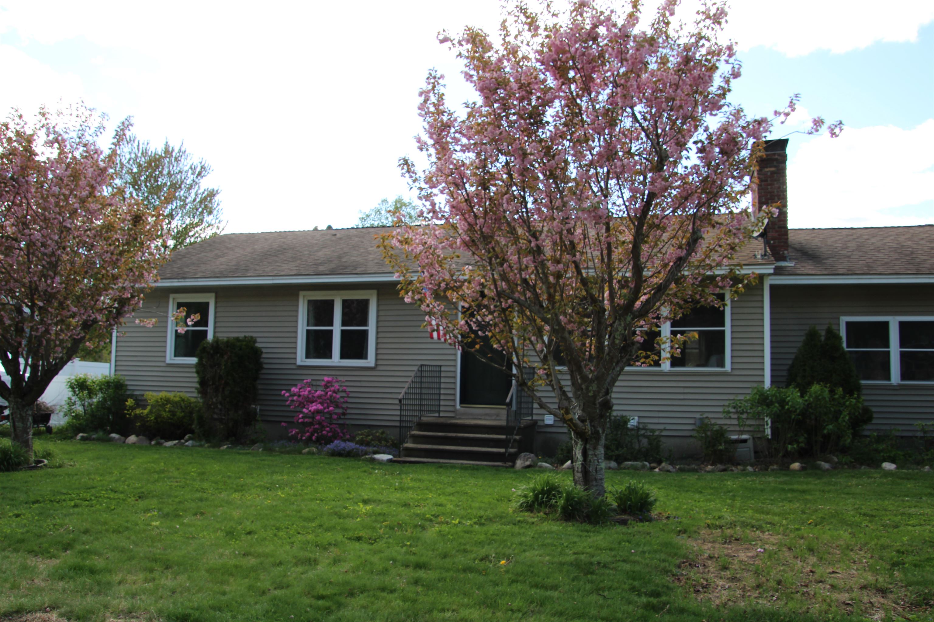 6 Ray Drive Hooksett, NH 03106 - Photo 49 of 52