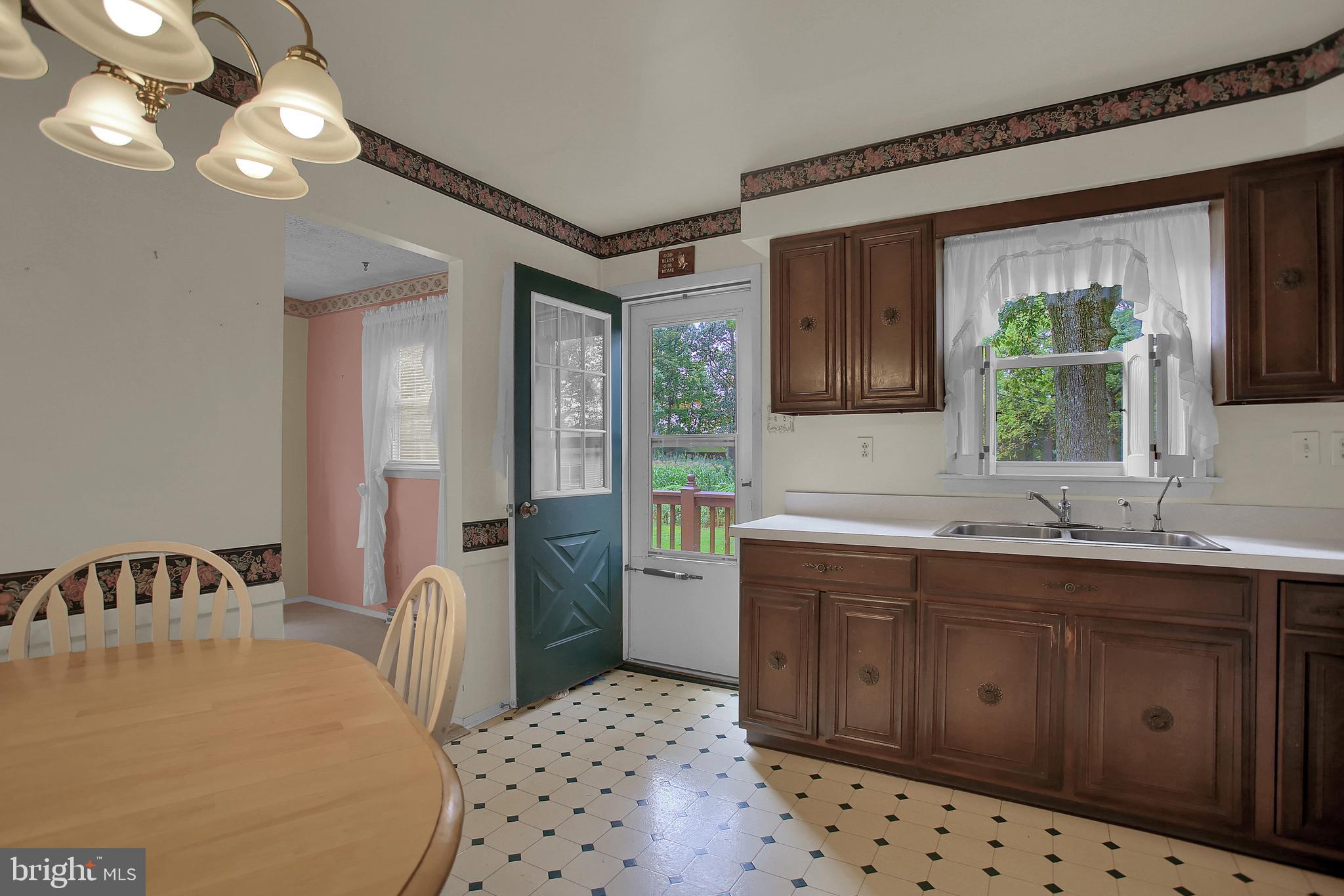 17964 Ridge Meadow Road Stewartstown, PA 17363 - Photo 8 of 46 Kitchen with breakfast area