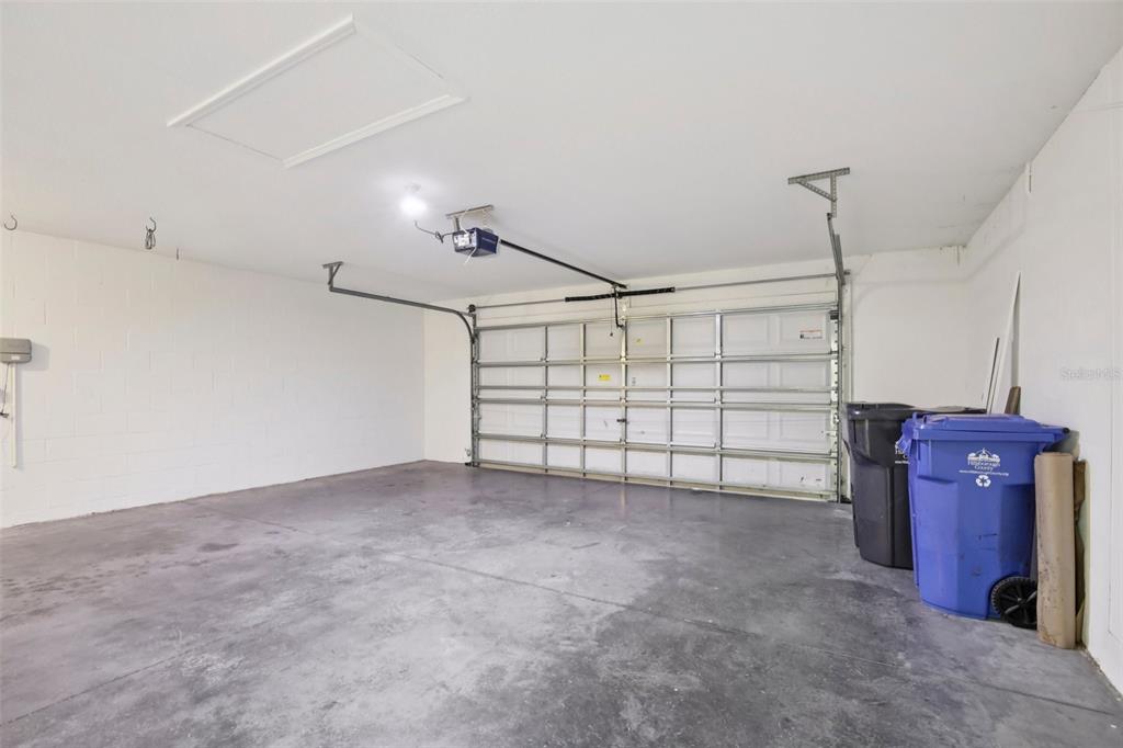 106 Star Shell Drive Apollo Beach, FL 33572 - Photo 17 of 33 a view of a garage