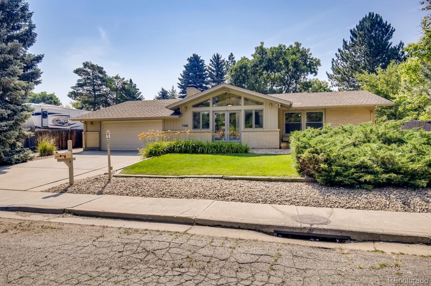 7386 Park Lane Road Longmont, CO 80503 - Photo 2 of 35 Gallery Image 2