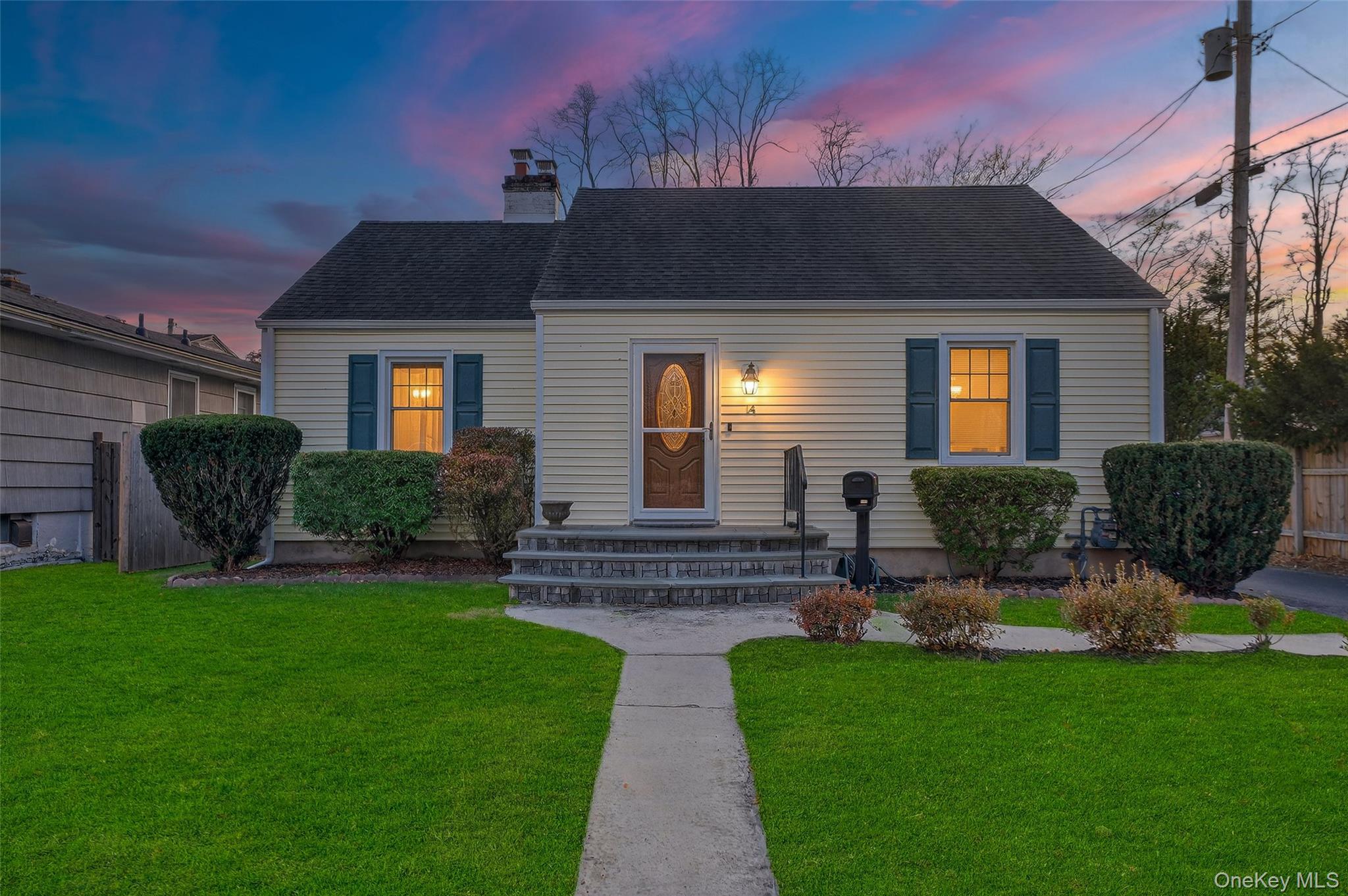 14 Ruppert Road Poughkeepsie, NY 12603 - Photo 3 of 35 a front view of a house with garden