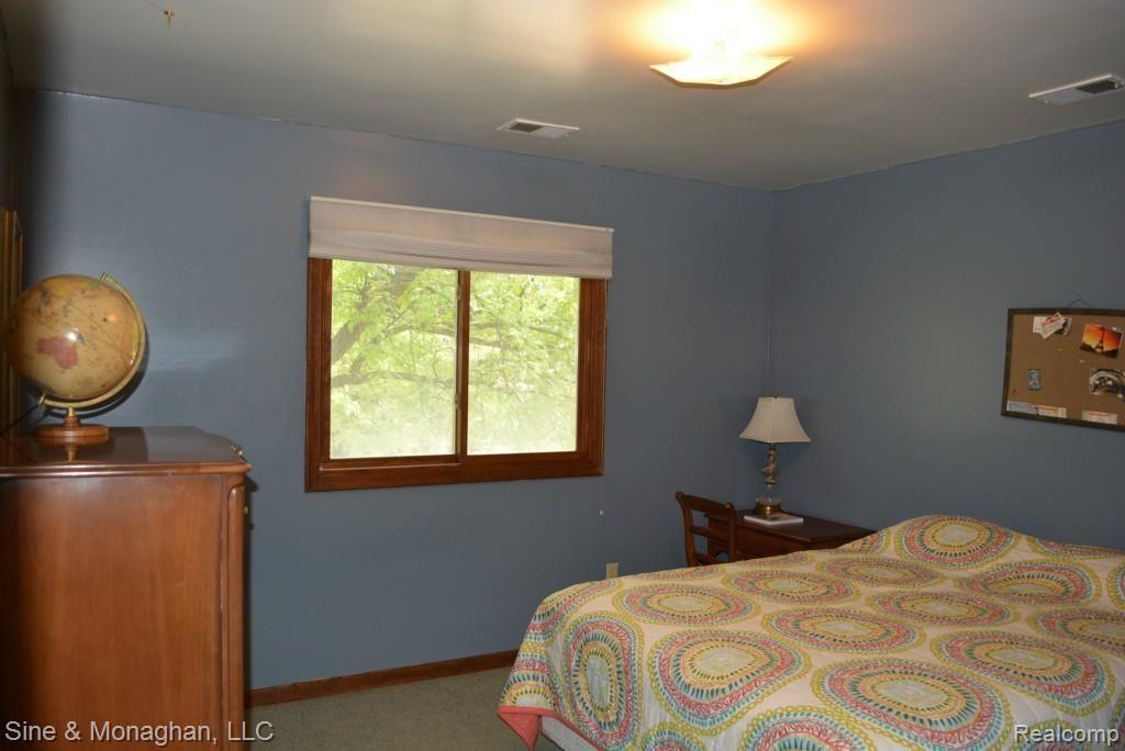 1861 Hawthorne Road Grosse Pointe, MI 48236 - Photo 15 of 21 DSC_0024.jpg