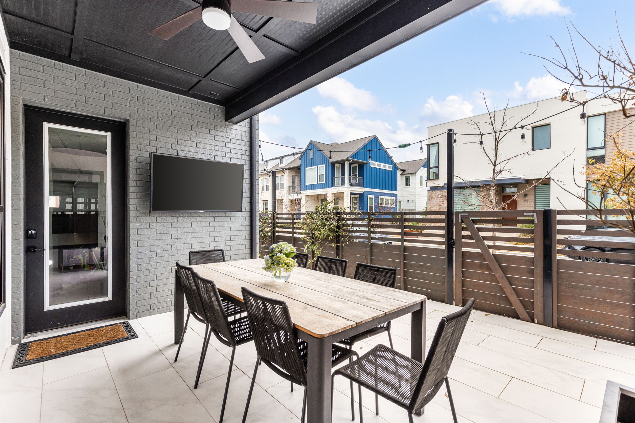 4710 Eberly Street Austin, TX 78723 - Photo 14 of 36 a view of a patio with a table and chairs