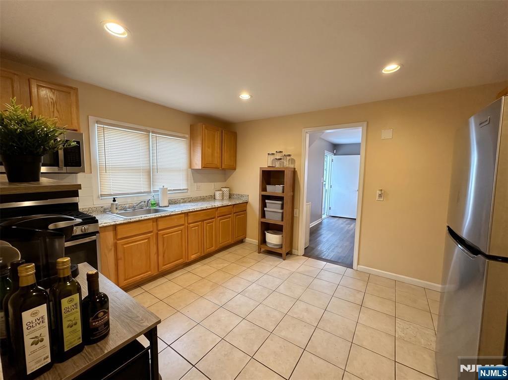 236 Alexander Street Newark, NJ 07106 - Photo 3 of 17