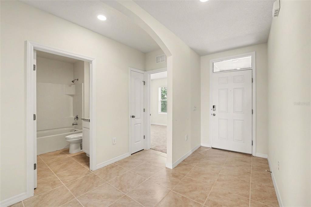 2795 Grandbury Grove Road Lakeland, FL 33811 - Photo 4 of 35