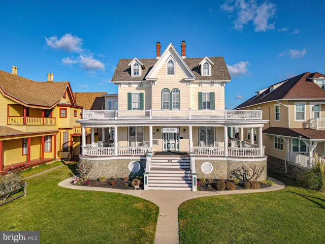 an aerial view of a yard