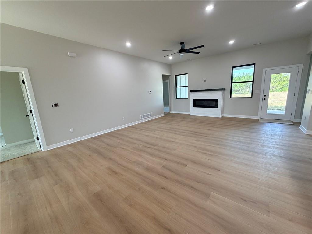 322 Northeast 51st Road Warrensburg, MO 64093 - Photo 3 of 18 Gallery Image 3
