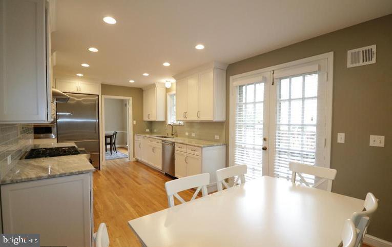 9204 Cedar Way Bethesda, MD 20814 - Photo 3 of 30