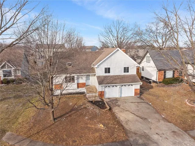 $375,000 | 409 South Chambery Drive, Olathe, KS 66061