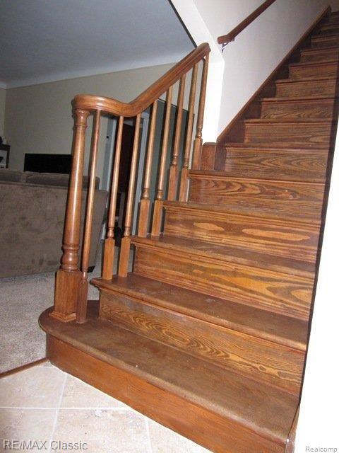 2593 West Auburn Road Rochester, MI 48309 - Photo 19 of 19 Auburn-Stairway.jpg