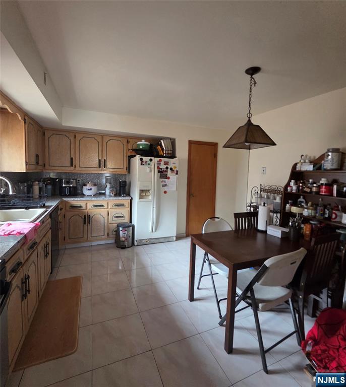 688 Day Avenue, Unit 2 Ridgefield, NJ 07657 - Photo 7 of 12