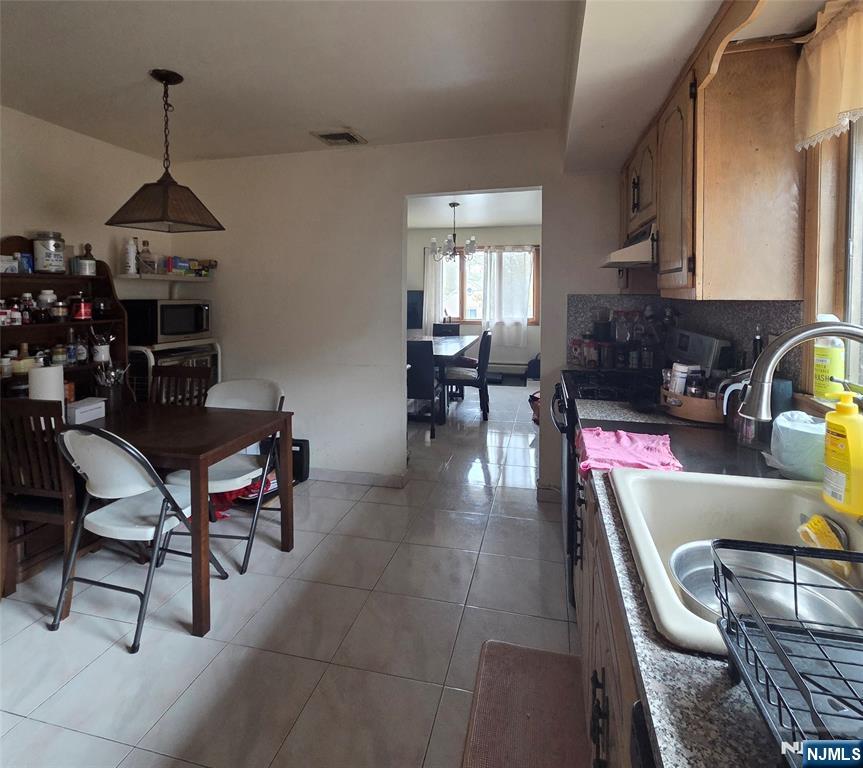 688 Day Avenue, Unit 2 Ridgefield, NJ 07657 - Photo 8 of 12