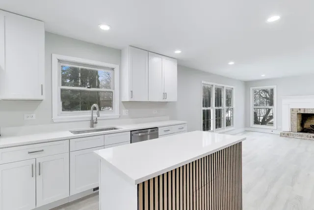 $569,999 | 1137 Fieldstone Lane, Bartlett, IL 60103