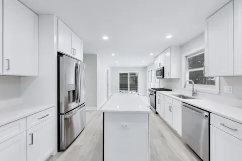 $569,999 | 1137 Fieldstone Lane, Bartlett, IL 60103