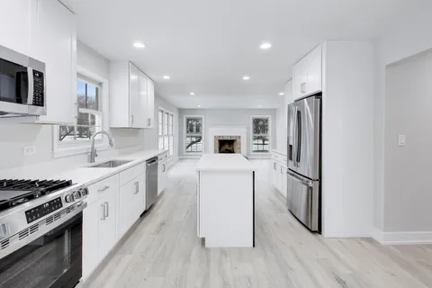 $569,999 | 1137 Fieldstone Lane, Bartlett, IL 60103