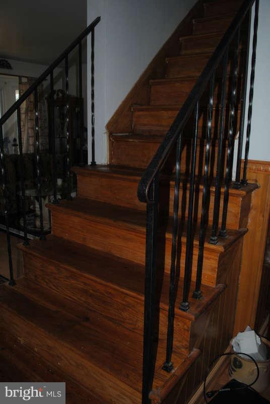8174 Kavanagh Road Baltimore, MD 21222 - Photo 6 of 19 a view of entryway