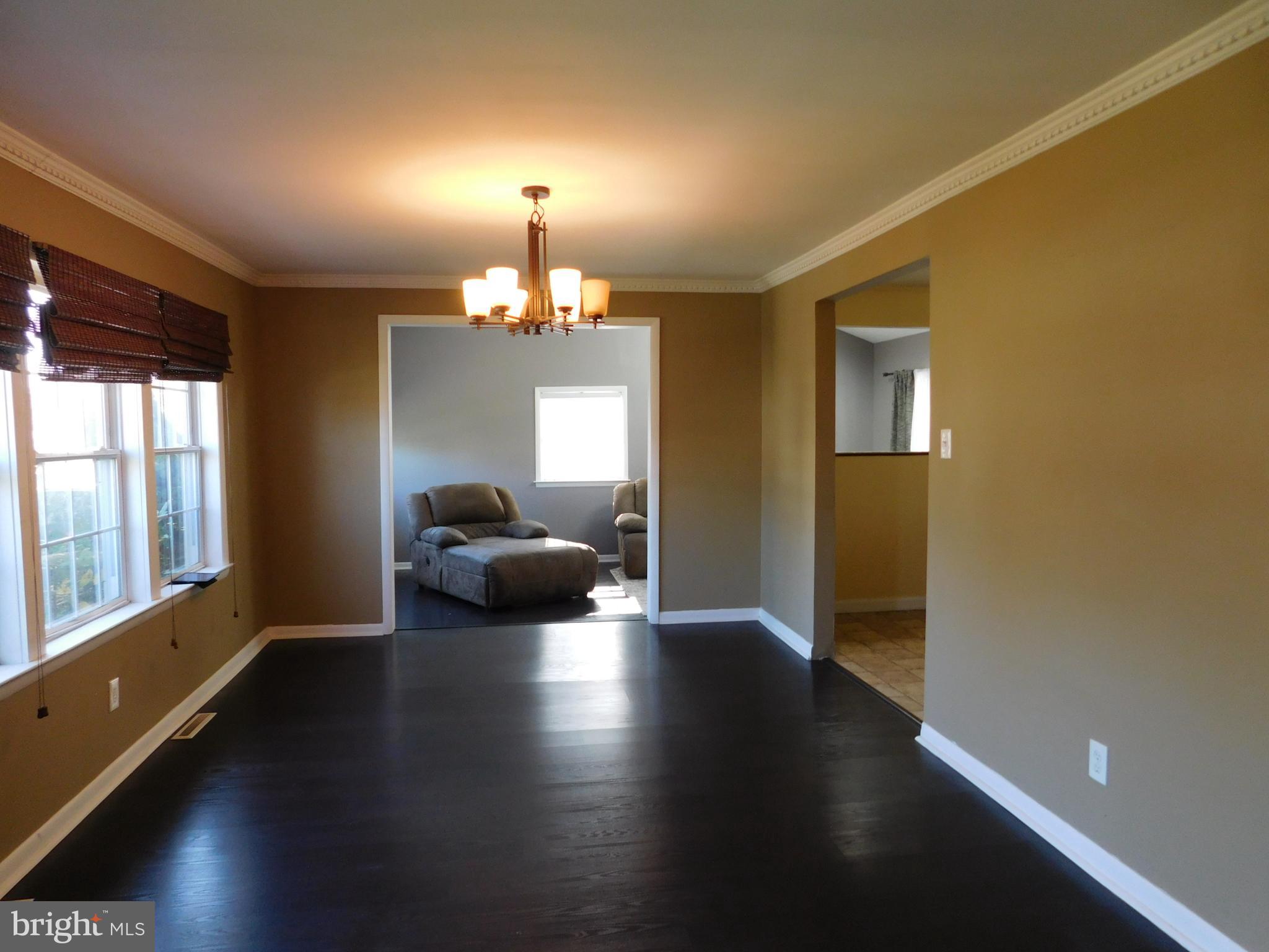 39 Briarcliff Road Marlton, NJ 08053 - Photo 5 of 29 Living room
