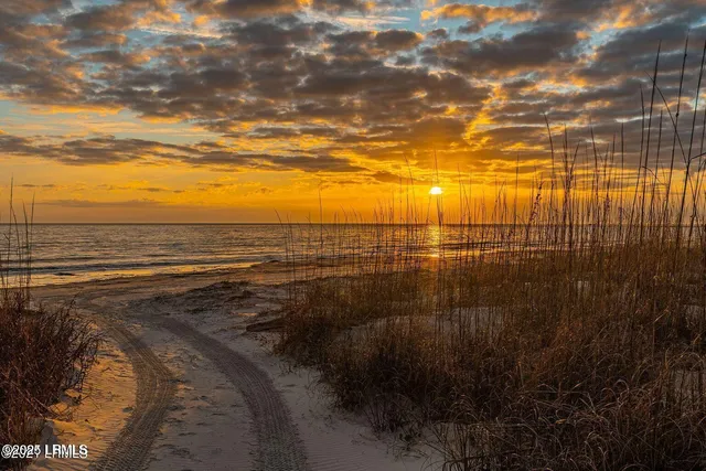 $375,000 | 4 Harbor Drive North, Unit K207, Harbor Island, SC 29920