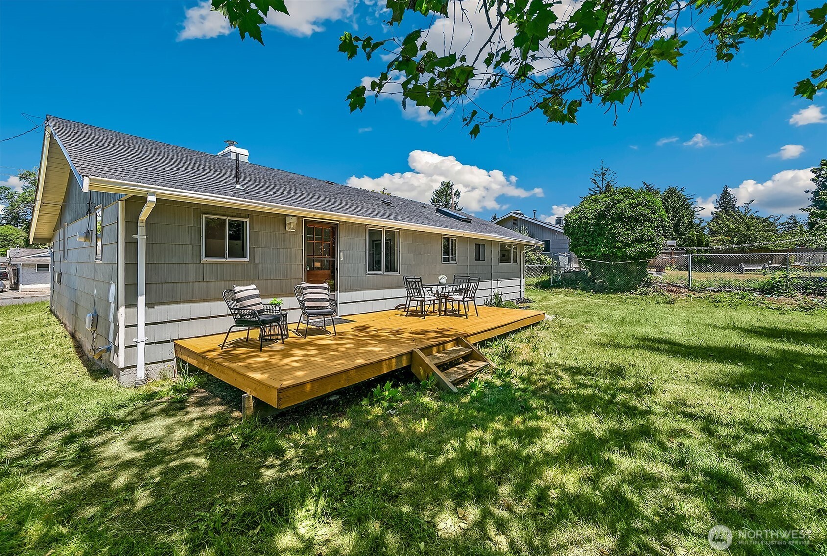 8910 217th Street Southwest Edmonds, WA 98026 - Photo 17 of 24