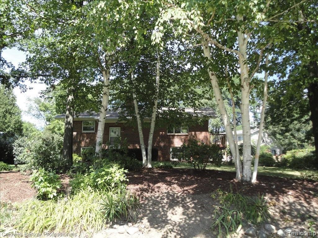 2195 Pleasant Ridge Howell, MI 48843 - Photo 1 of 25 FRONT