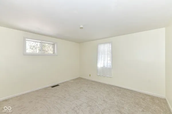 $1,200 | 8047 Dix Road, Indianapolis, IN 46259