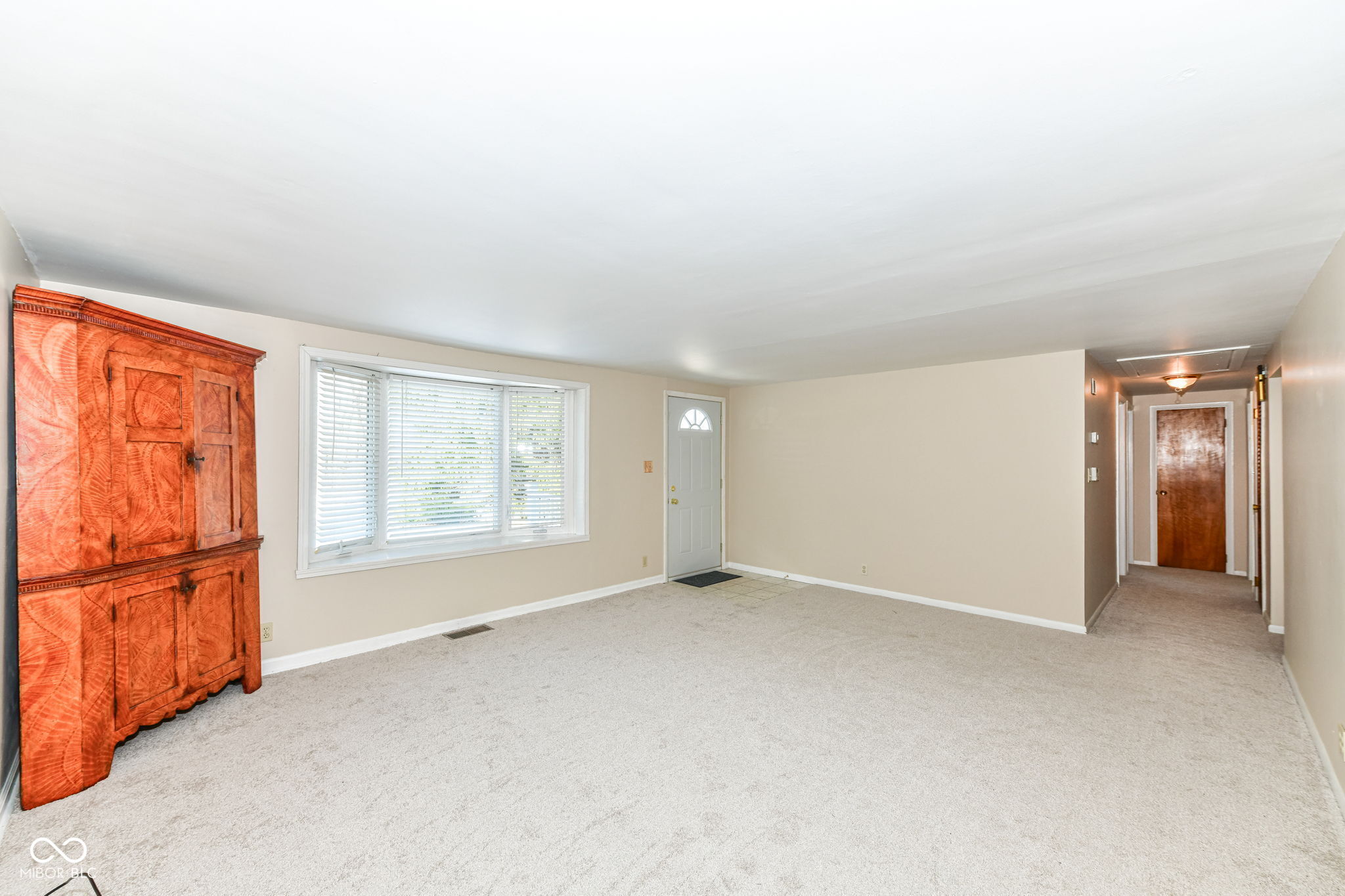 8047 Dix Road Indianapolis, IN 46259 - Photo 3 of 25