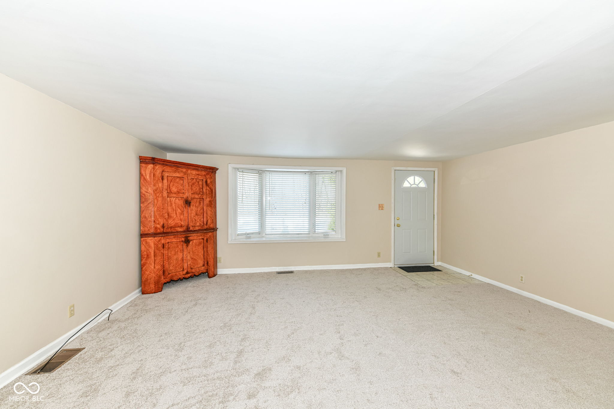 8047 Dix Road Indianapolis, IN 46259 - Photo 4 of 25