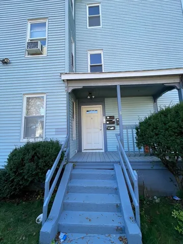 $2,300 | 5 Freeland Terrace, Unit 1, Worcester, MA 01603
