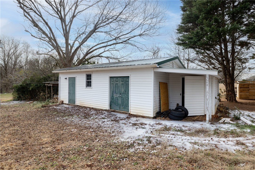 939 State Rd S-37-54 Seneca, SC 29678 - Photo 30 of 47