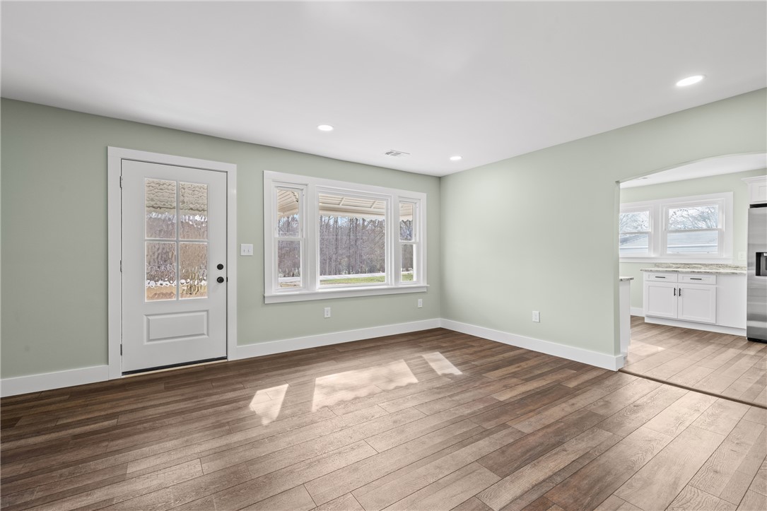 939 State Rd S-37-54 Seneca, SC 29678 - Photo 5 of 47