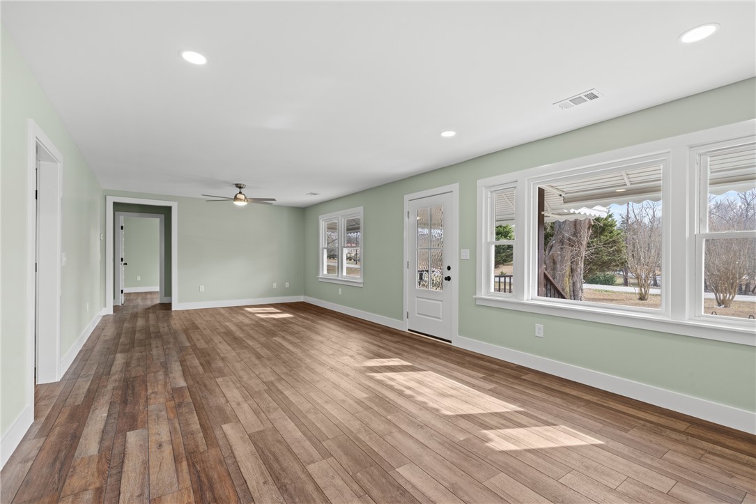 939 State Rd S-37-54 Seneca, SC 29678 - Photo 6 of 47