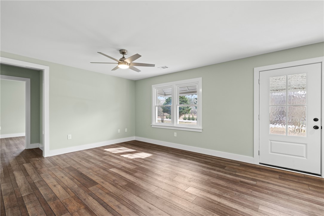 939 State Rd S-37-54 Seneca, SC 29678 - Photo 8 of 47