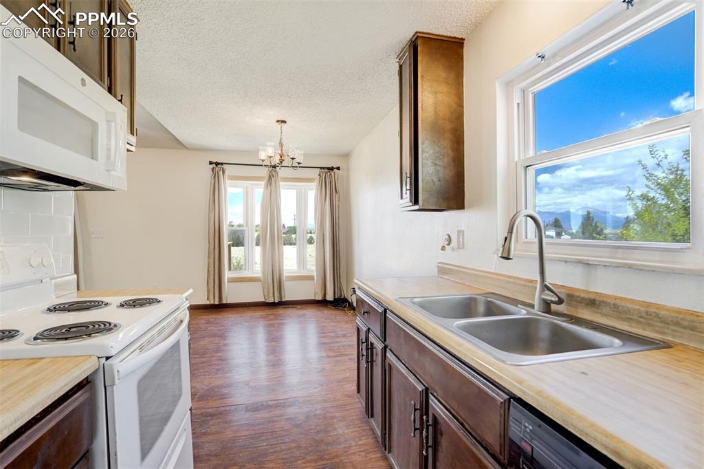 11045 Peaceful Valley Road Colorado Springs, CO 80925 - Photo 12 of 50