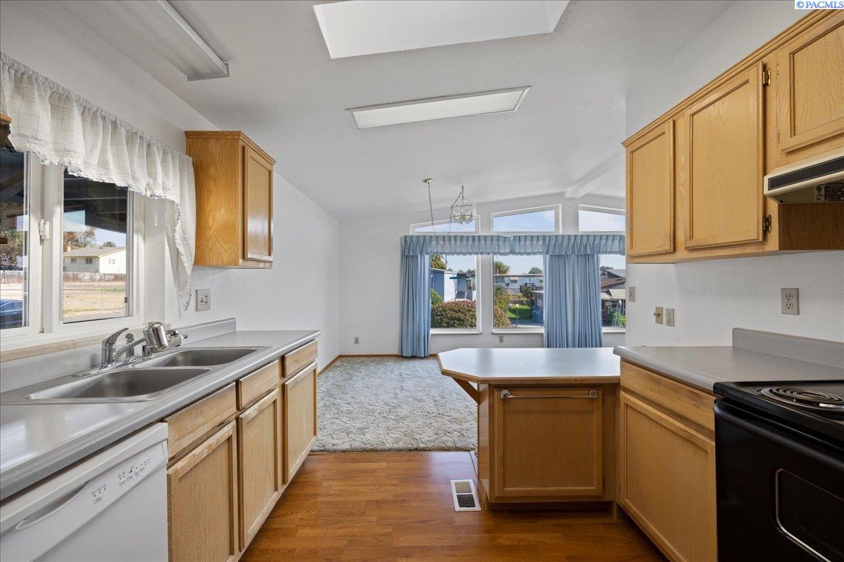 1100 South Euclid Road, Unit 52 Grandview, WA 98930 - Photo 12 of 31 Gallery Image 12