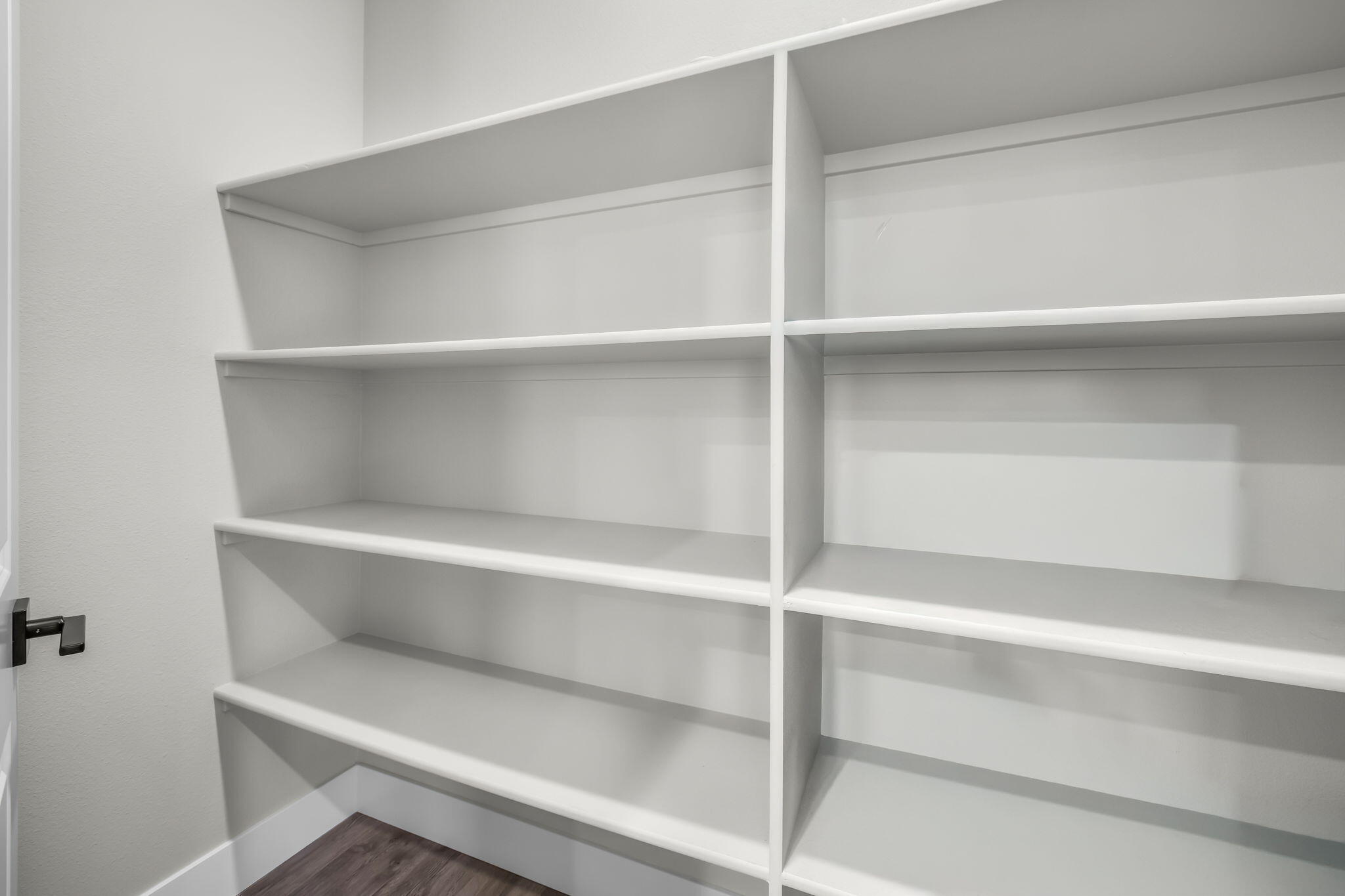 61197 Southwest Beverly Way Bend Bend, OR 97702 - Photo 10 of 32 Pantry