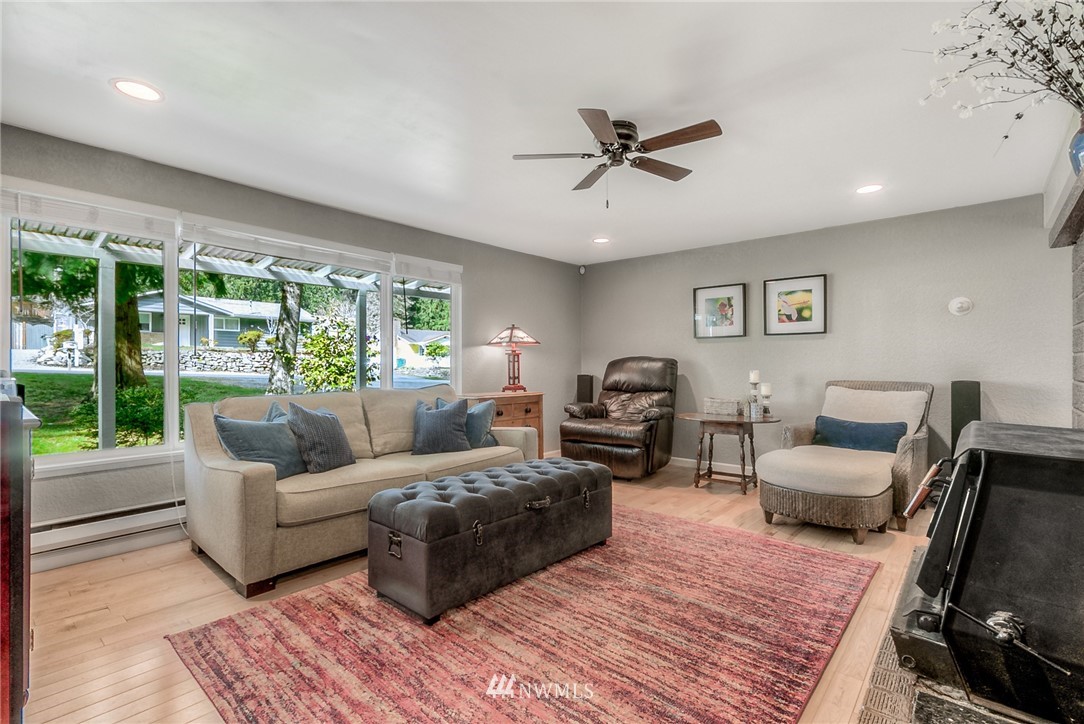 13632 197th Avenue Southeast Renton, WA 98059 - Photo 3 of 22 Gallery Image 3