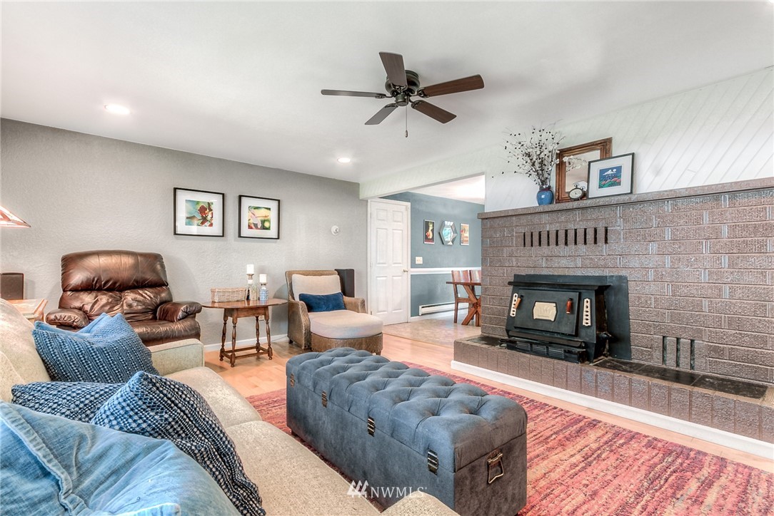 13632 197th Avenue Southeast Renton, WA 98059 - Photo 4 of 22 Gallery Image 4