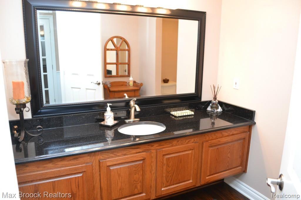 3077 Mapleridge Court Rochester Hills, MI 48309 - Photo 41 of 49