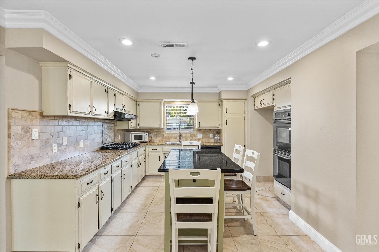 Undisclosed Address Bakersfield, CA 93308 - Photo 16 of 42